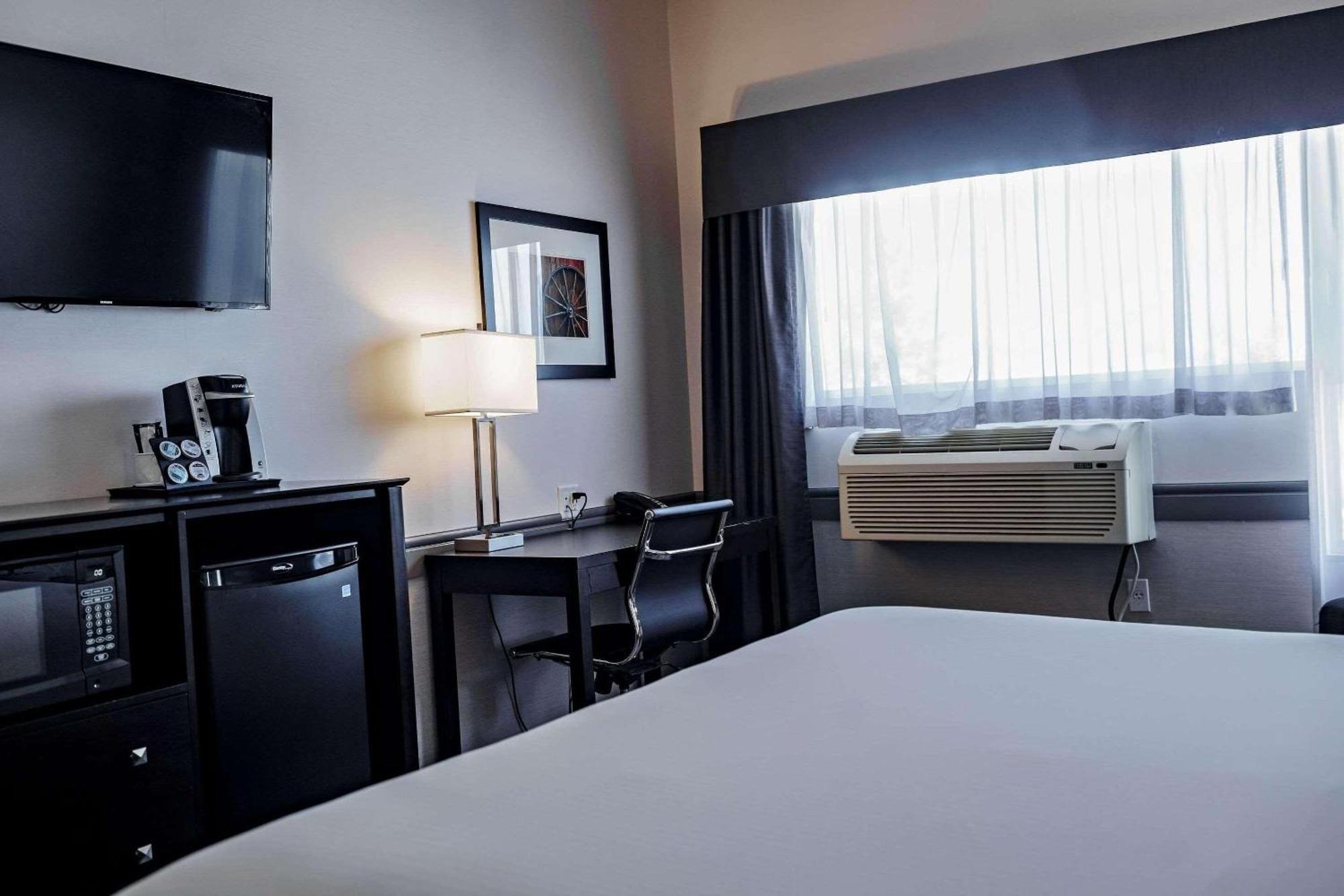 Park Inn By Radisson Edmonton Airport Leduc Εξωτερικό φωτογραφία